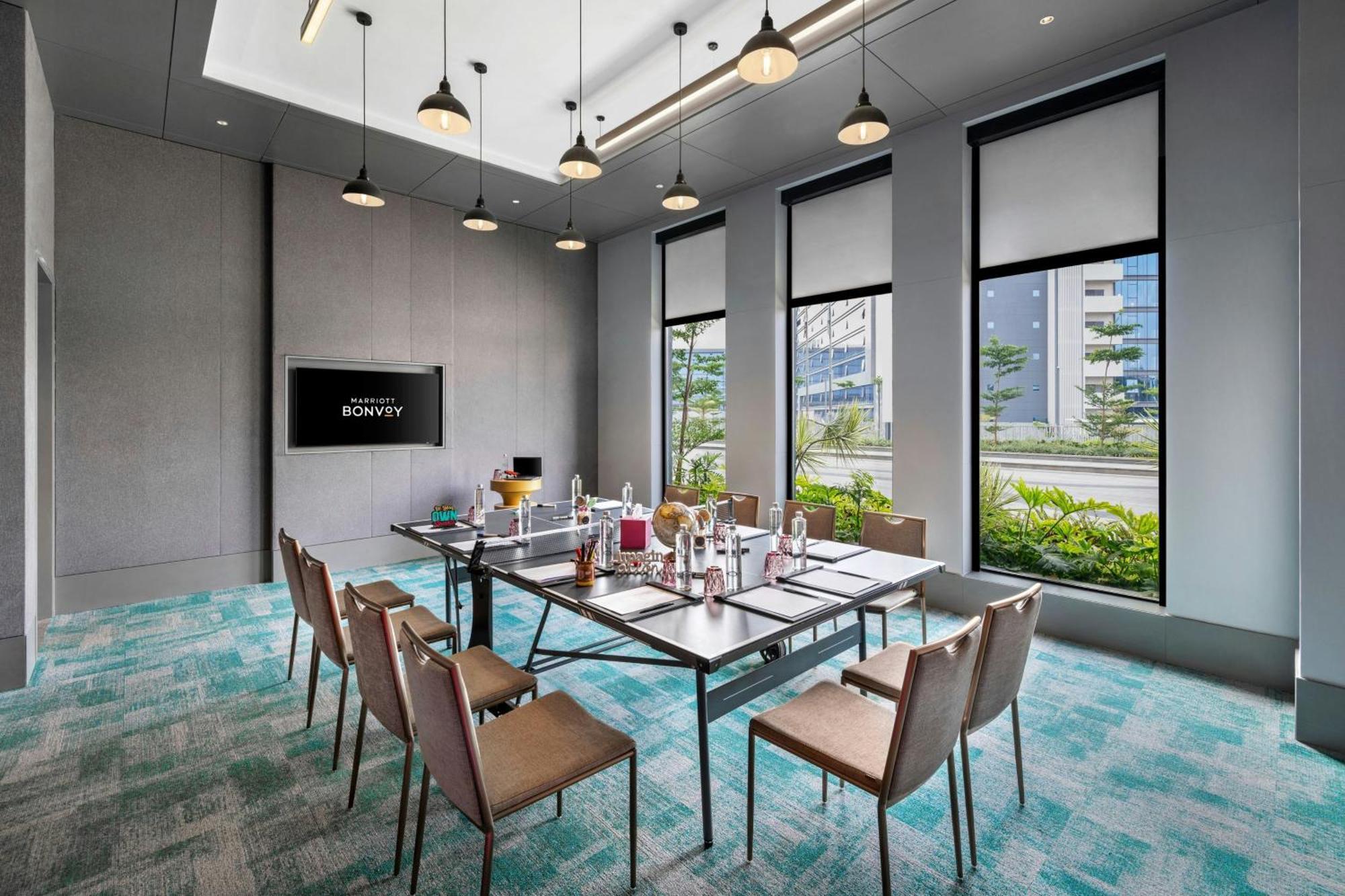Moxy Bengaluru Airport Prestige Tech Cloud Hotel Devanahalli ภายนอก รูปภาพ