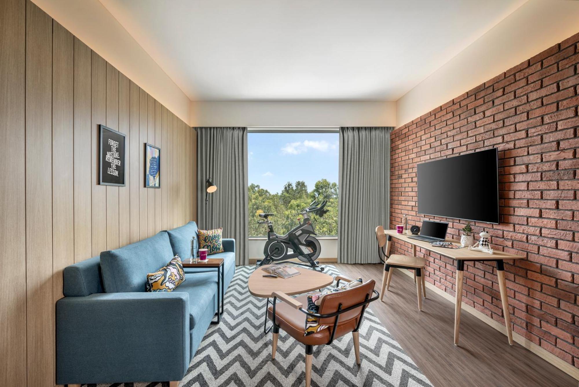 Moxy Bengaluru Airport Prestige Tech Cloud Hotel Devanahalli ภายนอก รูปภาพ