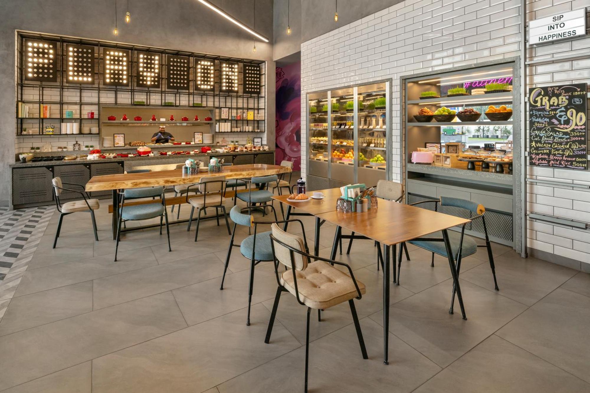 Moxy Bengaluru Airport Prestige Tech Cloud Hotel Devanahalli ภายนอก รูปภาพ